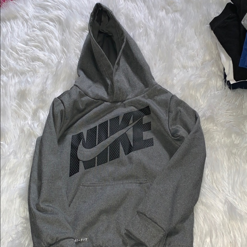 Nike Dri-fit hoodie 4T